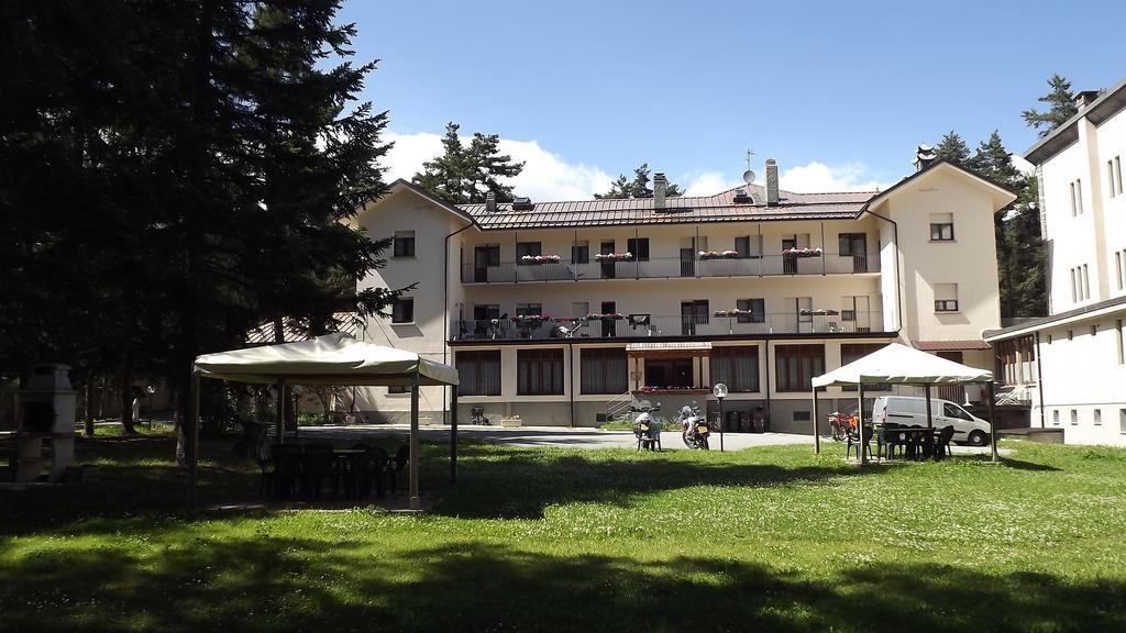 Casa San Francesco Hotel Бардонечия Стая снимка