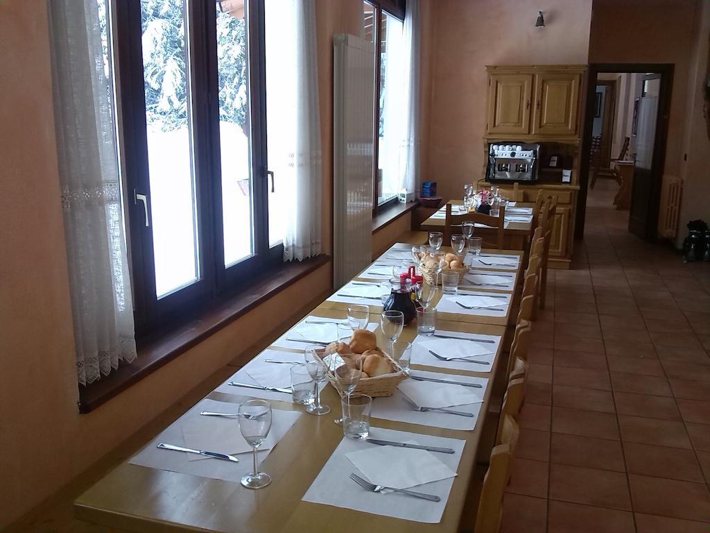 Casa San Francesco Hotel Бардонечия Стая снимка