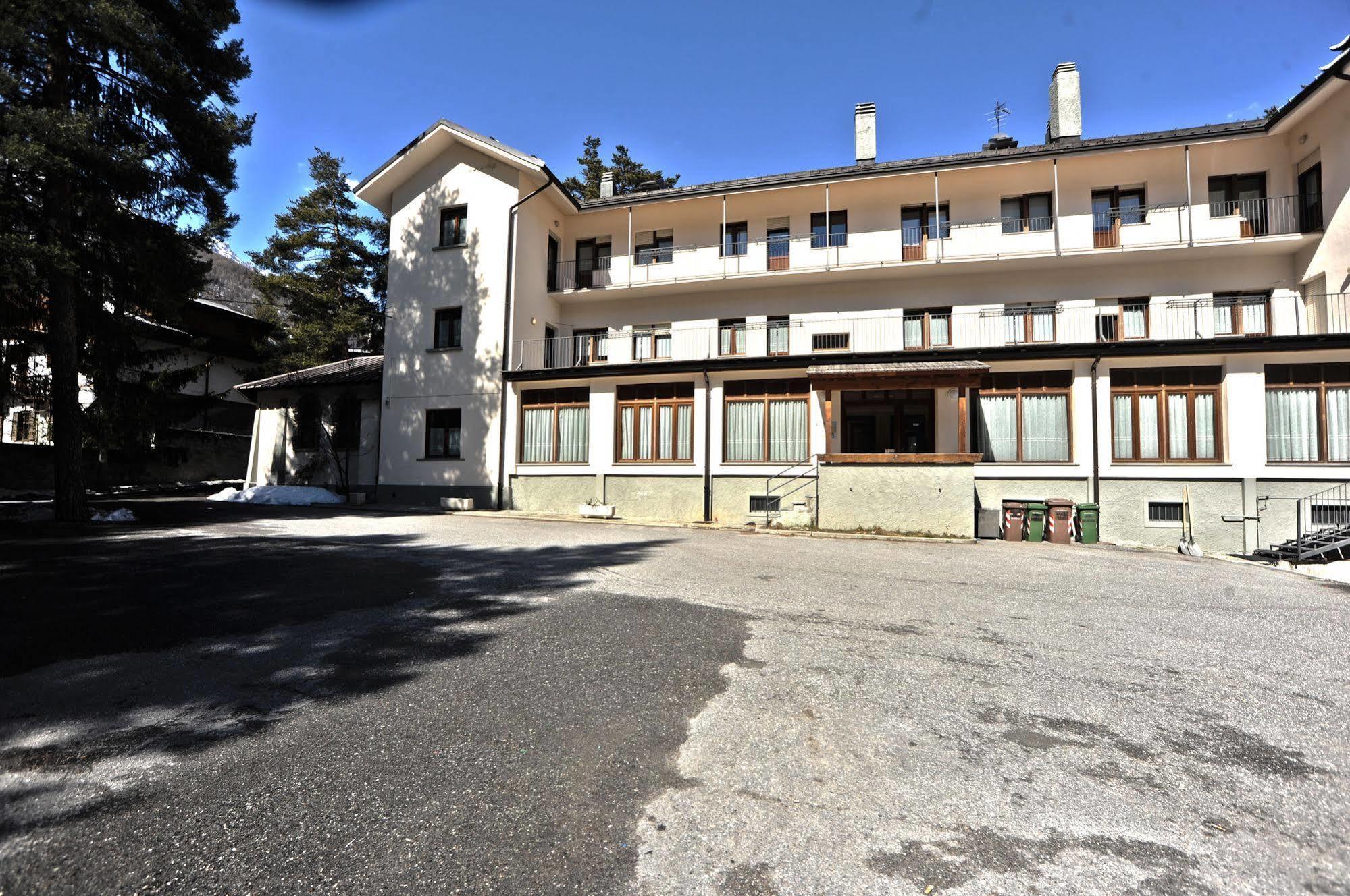 Casa San Francesco Hotel Бардонечия Екстериор снимка